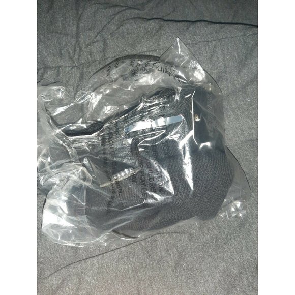 NWT black cuffed skull beanie - Picture 4 of 4